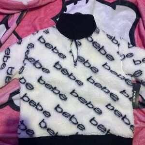 BEBE AOP WOMEN'S LONG SLEEVE PULLOVER FUZZY SWEATSHIRT SIZE M
